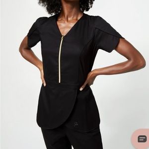 Jaanuu Size Small Scrub Set